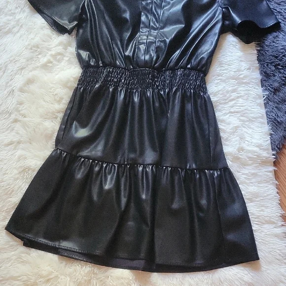 🐞New Vigoss Black Faux Leather Dress - Picture 2 of 4